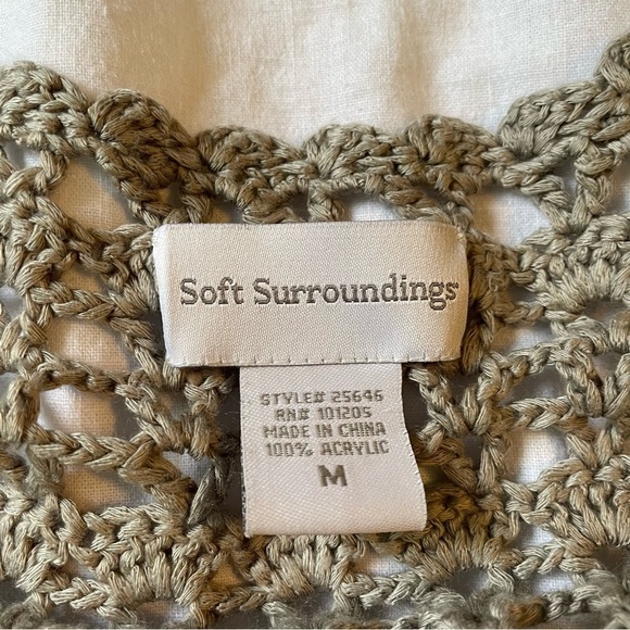 Soft Surroundings MEDIUM Asymmetrical Gray Knitted Top crochet floral sweater - Picture 3 of 5